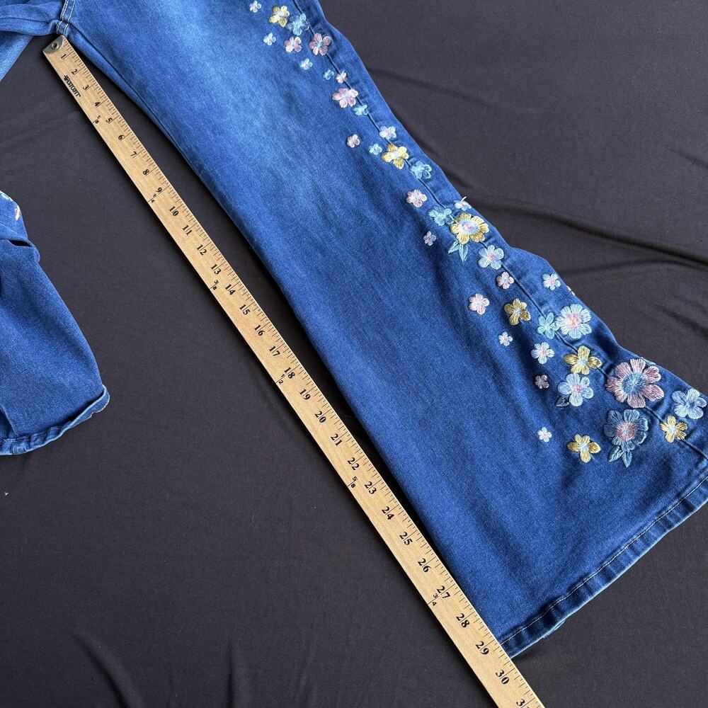 Bamboo Jeans Junior 11 Blue Floral Embroidered Stretch Bootcut Flare Bell Bottom - Picture 9 of 9
